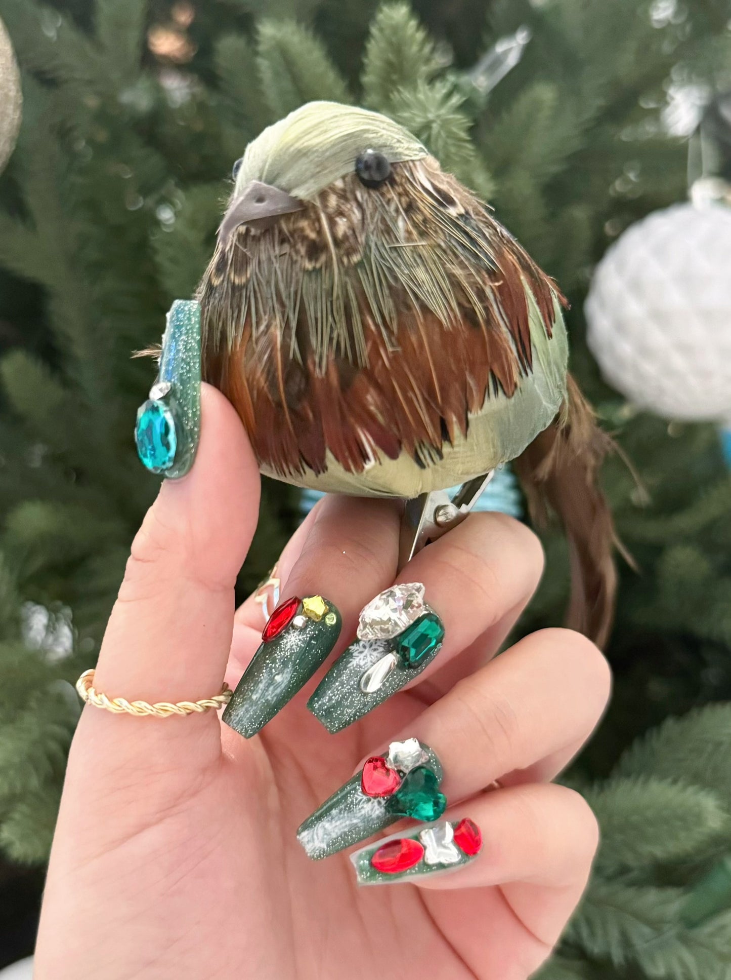 Christmas Splendour press-on nail left hand with bird