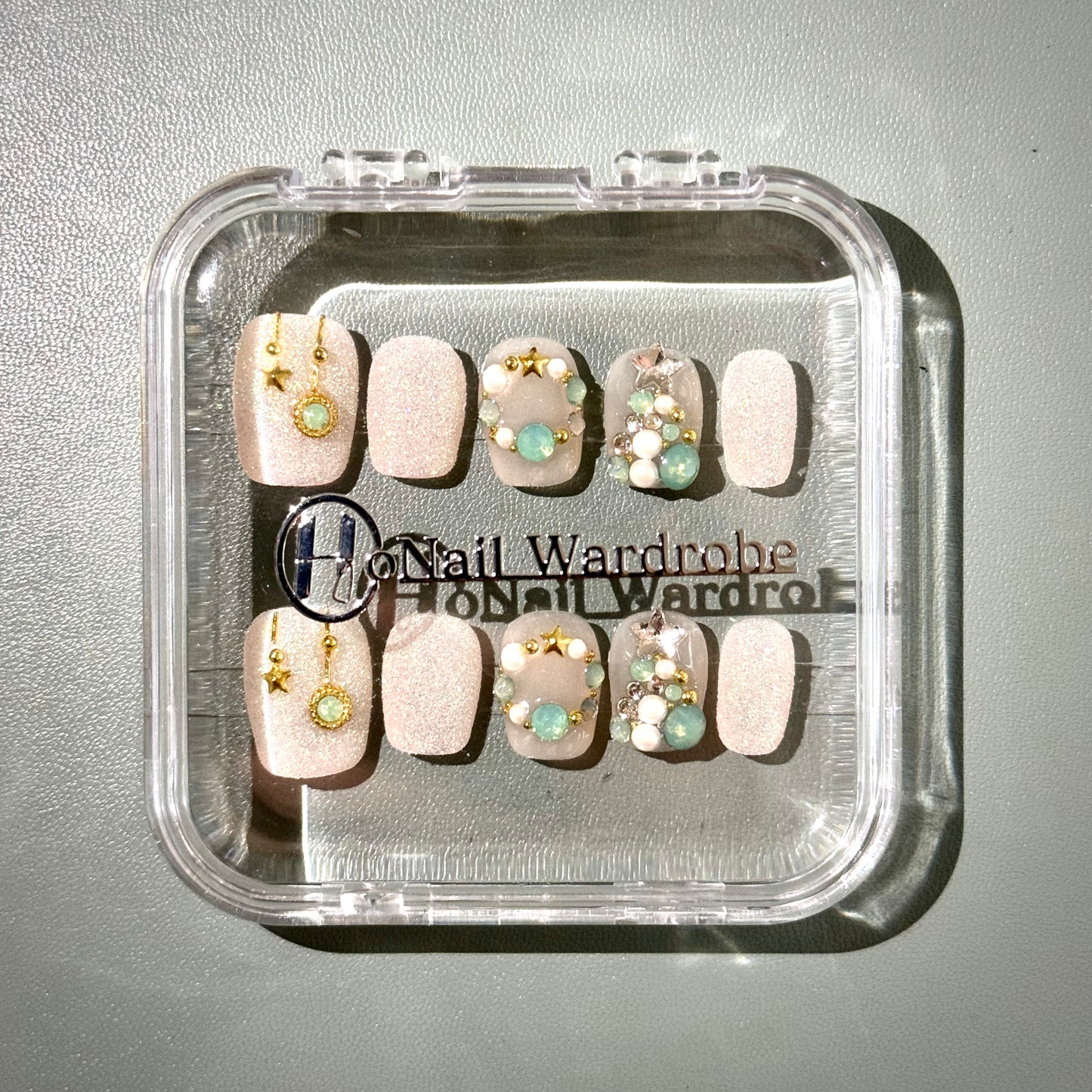 Snowy Christmas press-on nail in a honail wardrobe box