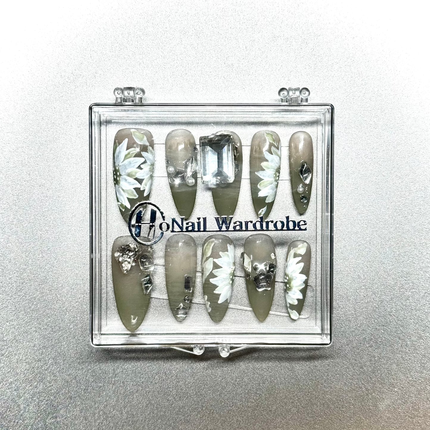 Crystal Garden press-on nail in a honail wardrobe box