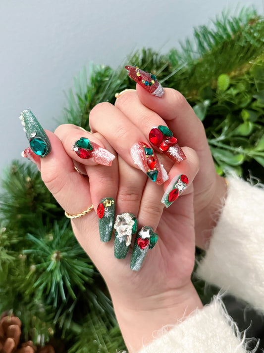 Christmas Splendour press-on nail two hands fist posture